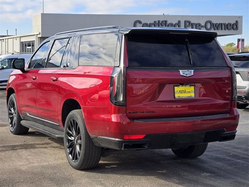 Used 2023 Cadillac Escalade ESV Premium Luxury image 6