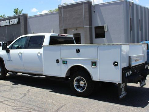 Used 2024 Chevrolet Silverado 3500 LT w/ Convenience Package AWD/4WD image 2