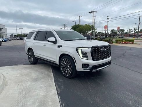 Used 2025 GMC Yukon Denali Ultimate AWD/4WD image 7