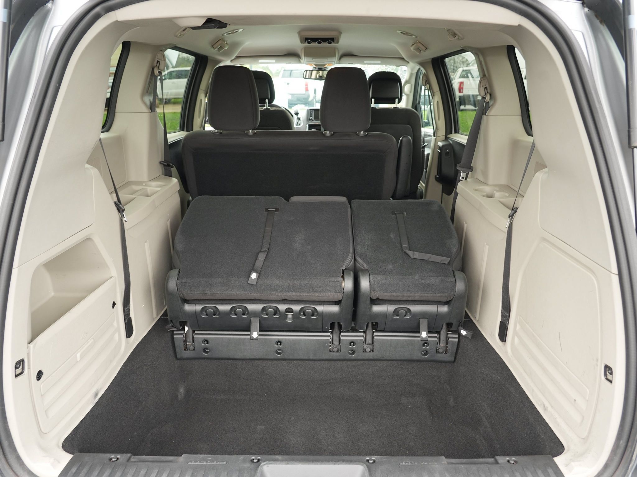 Used 2018 Dodge Grand Caravan SE w/ UConnect Hands-Free Group FWD image 25