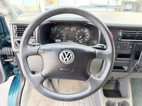 Used 2003 Volkswagen Eurovan MV image 14