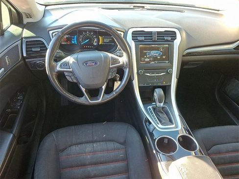Used 2013 Ford Fusion SE image 11