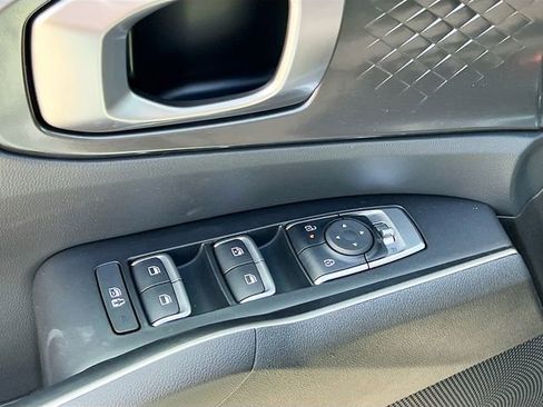 New 2026 Kia Sorento LX FWD image 17