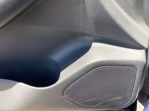 Used 2025 Nissan Rogue SV FWD image 19