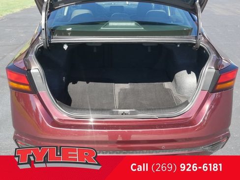 Used 2024 Nissan Altima 2.5 SV FWD image 16
