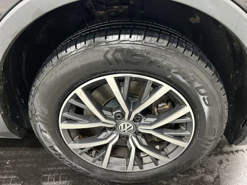 Used 2019 Volkswagen Tiguan SE w/ Panoramic Sunroof Package AWD/4WD image 8