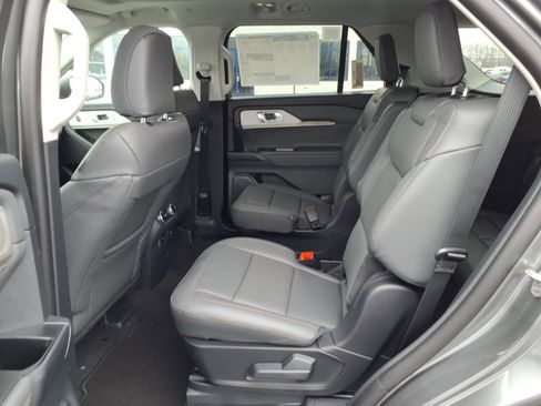 New 2026 Ford Explorer Active w/ Active Comfort Package AWD/4WD image 8