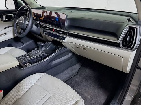 Used 2024 Kia Sorento S w/ Panoramic Sunroof Package image 29