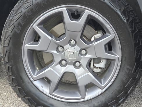 Used 2024 Honda Passport TrailSport image 11