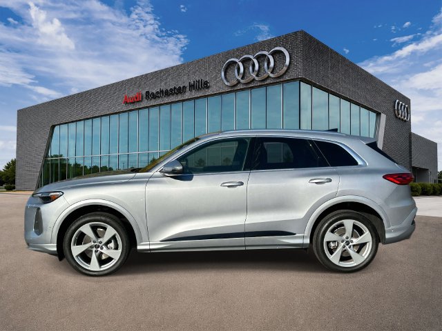 Certified 2025 Audi Q5 Premium AWD/4WD image 2
