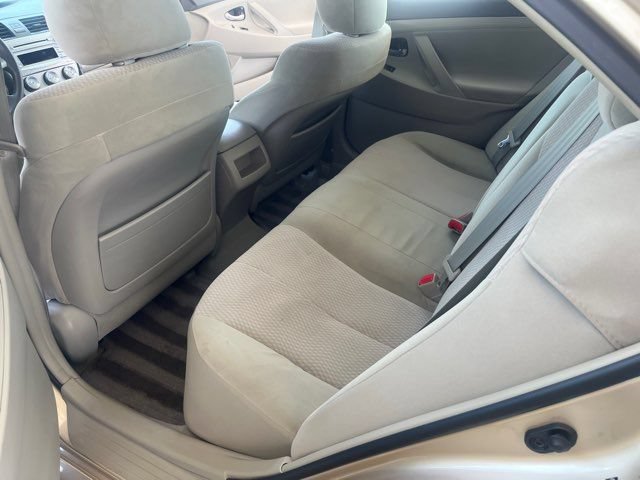 Used 2010 Toyota Camry LE FWD image 7