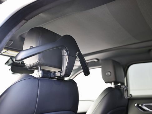 New 2026 Land Rover Range Rover Velar Dynamic SE image 37