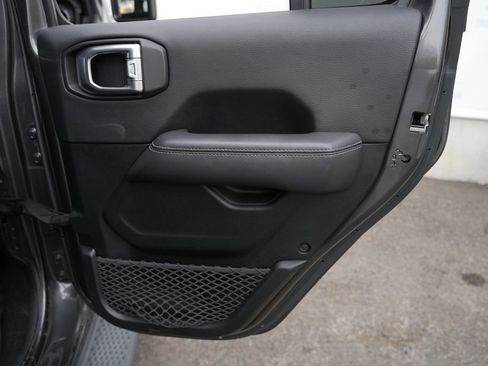Used 2018 Jeep Wrangler Unlimited Sahara w/ Dual Top Group AWD/4WD image 35
