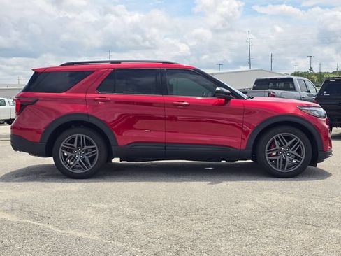 Used 2025 Ford Explorer ST AWD/4WD image 6