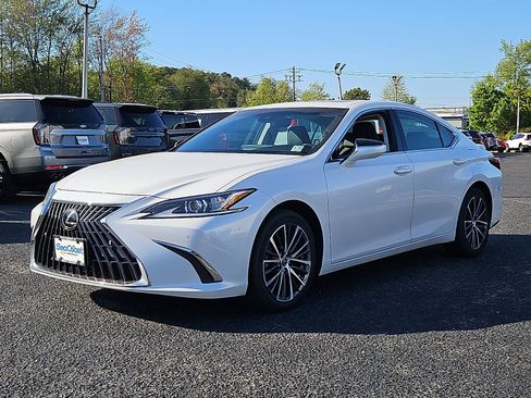 Used 2022 Lexus ES 350 w/ Premium Package FWD image 3