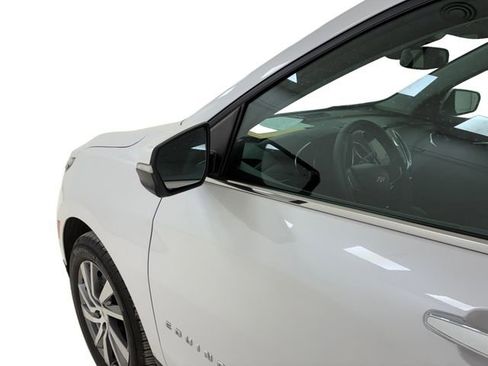 Used 2024 Chevrolet Equinox Premier image 10