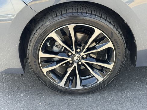 Used 2019 Toyota Corolla SE w/ Carpet Mat Package (TMS) FWD image 8