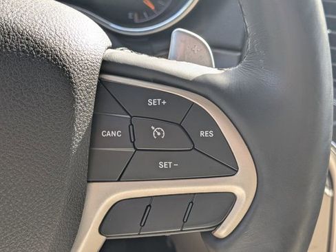 Used 2017 Jeep Grand Cherokee Limited image 30