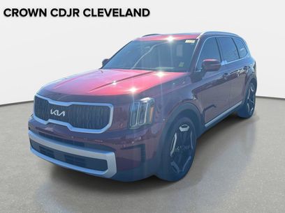 Used 2024 Kia Telluride EX w/ EX Captain's Chair Package
