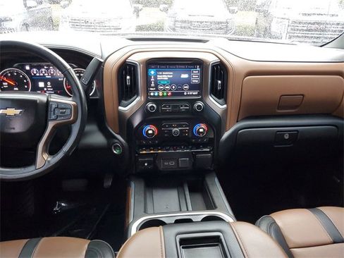 Used 2020 Chevrolet Silverado 1500 High Country w/ Technology Package image 14