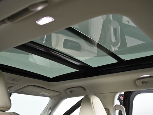 Used 2025 Nissan Armada Platinum image 36