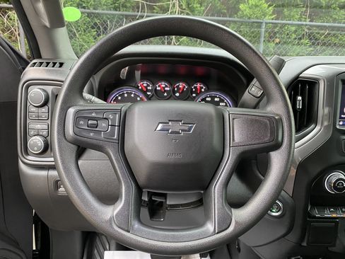 Used 2024 Chevrolet Silverado 1500 Custom Trail Boss AWD/4WD image 19