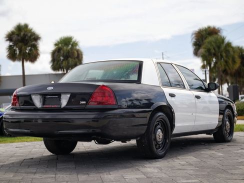Used 2011 Ford Crown Victoria Police Interceptor RWD image 13