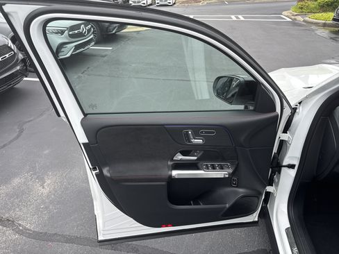 Certified 2025 Mercedes-Benz GLB 250 4MATIC image 14