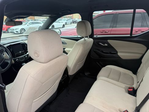 Used 2022 Chevrolet Traverse LS FWD image 24