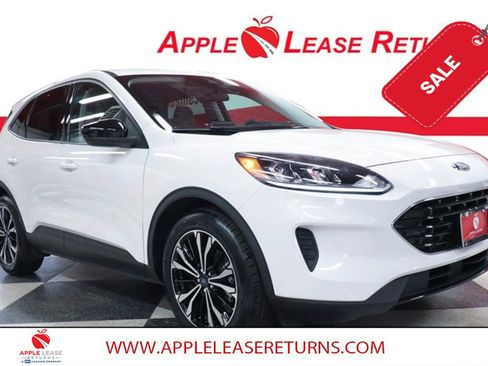 Used 2022 Ford Escape SE w/ SE Sport Appearance Package image 1