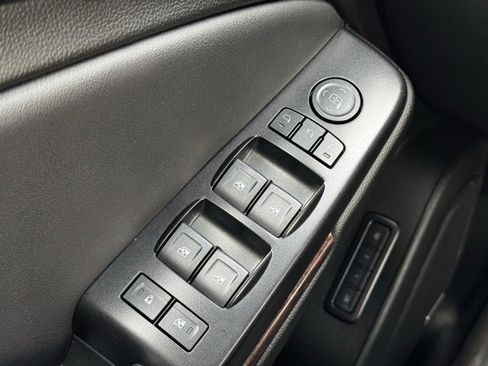 Used 2020 GMC Yukon SLT image 35