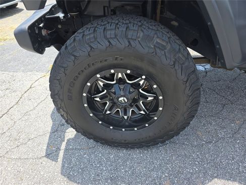 Used 2018 Jeep Wrangler Unlimited Sport AWD/4WD image 10