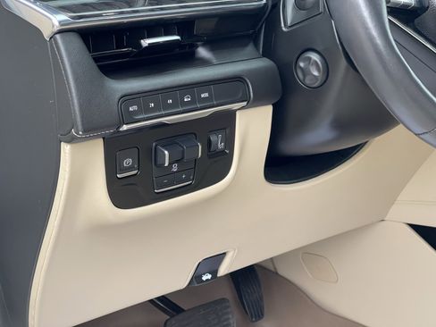 Used 2023 Cadillac Escalade ESV Premium Luxury w/ Performance Package image 18