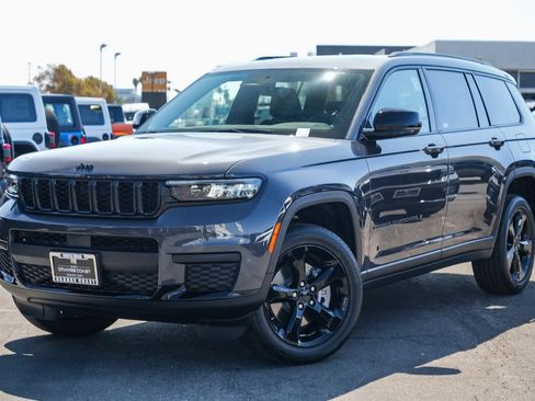 New 2025 Jeep Grand Cherokee L Altitude image 1