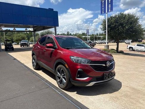 Used 2022 Buick Encore GX Select w/ Advanced Technology Package FWD image 2