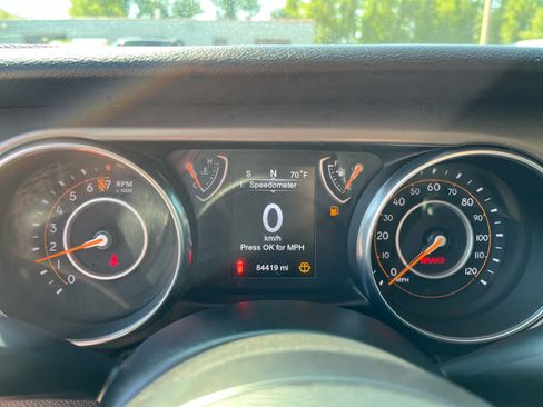 Used 2018 Jeep Wrangler Unlimited Sport AWD/4WD image 13