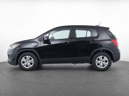 Used 2019 Chevrolet Trax LS FWD image 3