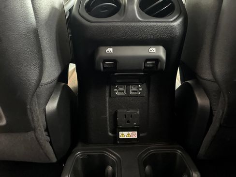 Used 2026 Jeep Wrangler Unlimited Rubicon AWD/4WD image 12