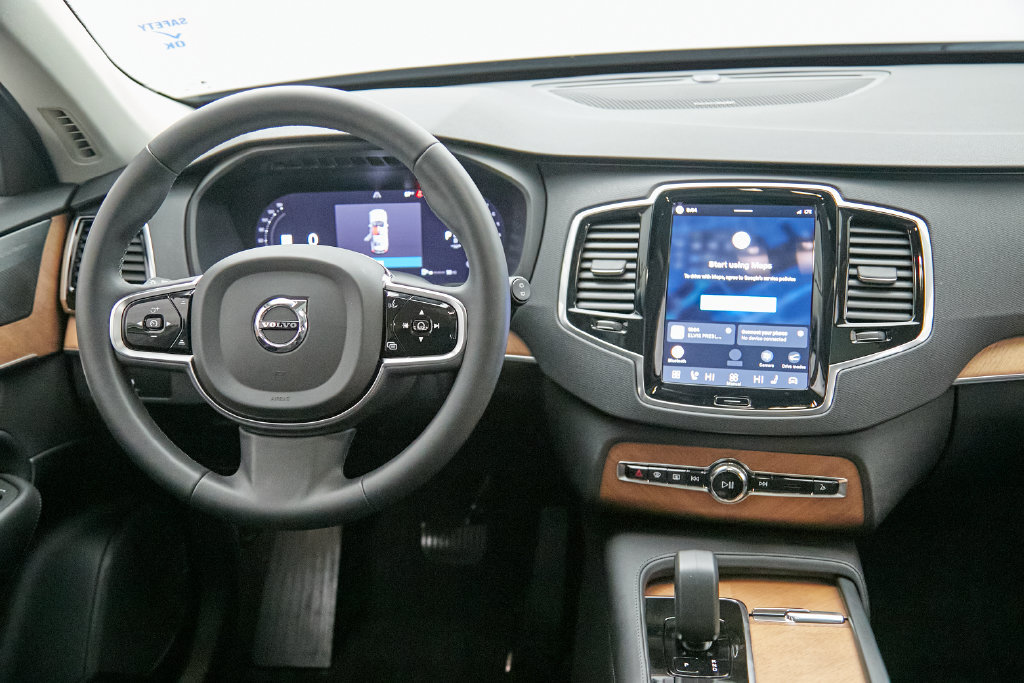 Certified 2024 Volvo XC90 B6 Plus w/ Protection Package Premier AWD/4WD image 27