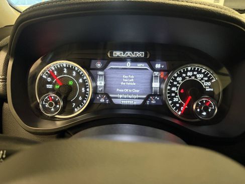 Used 2022 RAM 1500 Laramie AWD/4WD image 12