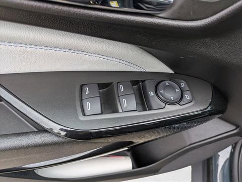 Used 2025 Chevrolet Trax LT w/ LT Convenience Package image 11