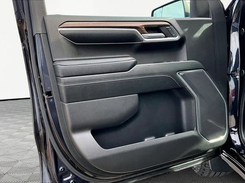 Used 2024 Chevrolet Silverado 1500 LT image 23