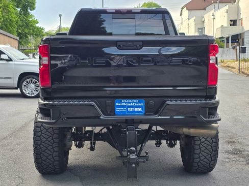 Used 2022 Chevrolet Silverado 2500 LTZ w/ LTZ Plus Package AWD/4WD image 6