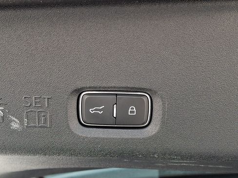 Certified 2025 Ford Expedition Active AWD/4WD image 29