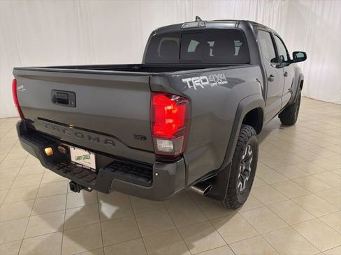 Used 2019 Toyota Tacoma TRD Off-Road w/ Technology Package AWD/4WD image 5