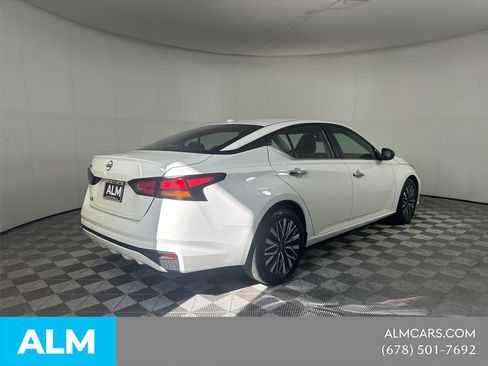 Used 2025 Nissan Altima 2.5 SV FWD image 5