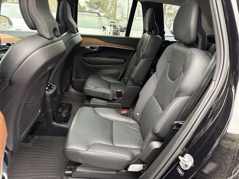 Certified 2023 Volvo XC90 T8 Plus w/ Protection Package Premier image 32
