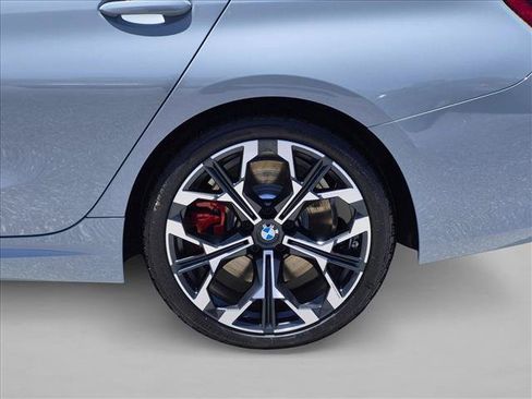 Used 2026 BMW 330i Sedan w/ M Sport Package RWD image 9