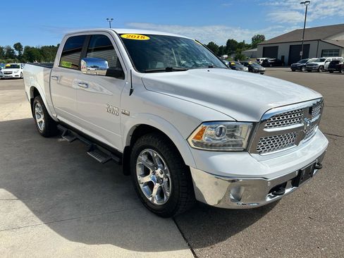 Used 2018 RAM 1500 Laramie w/ Convenience Group AWD/4WD image 3