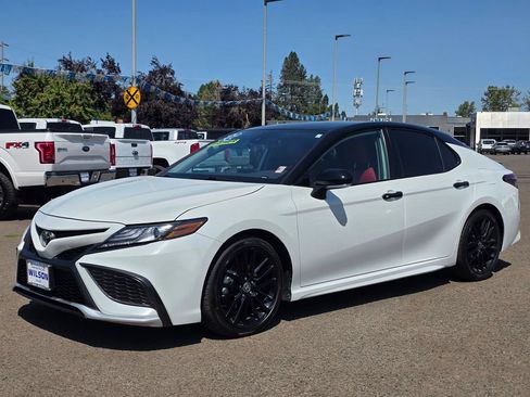 Used 2022 Toyota Camry XSE w/ Carpet Mat Package (TMS) FWD image 1